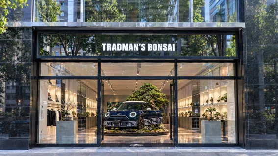 Concept of the Signature Cooper display at TRADMAN’S Marunouchi flagship